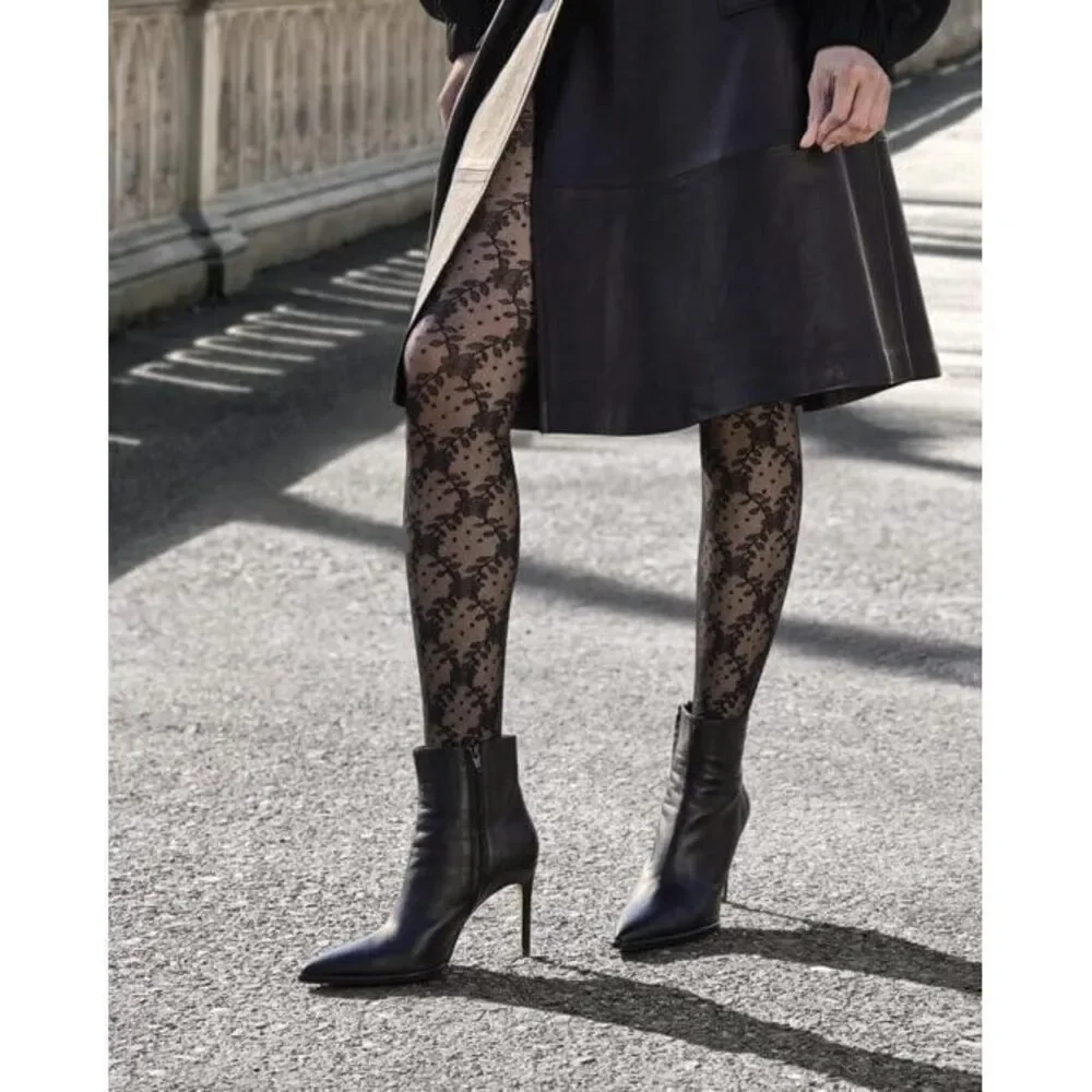 FALKE Women's Floral Shower 20 Denier Sheer Patterned Tights, Black M